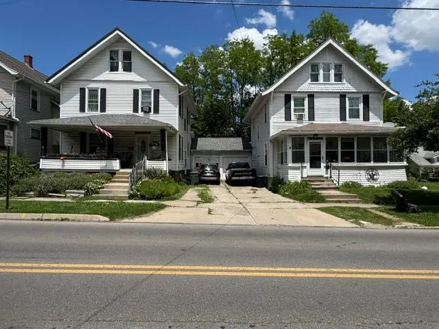452/450 W Main St