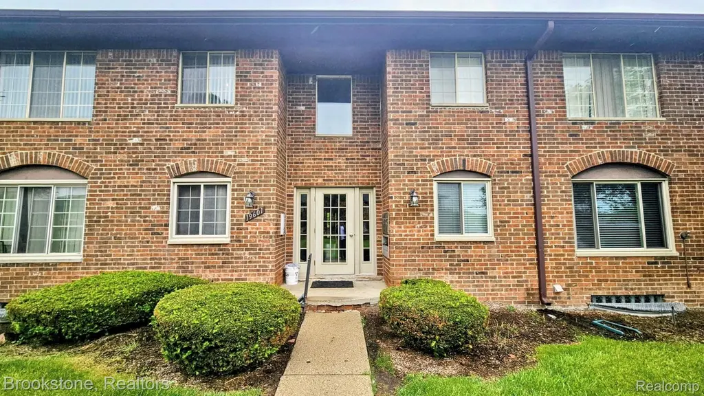 19601 W 12 Mile Rd #204