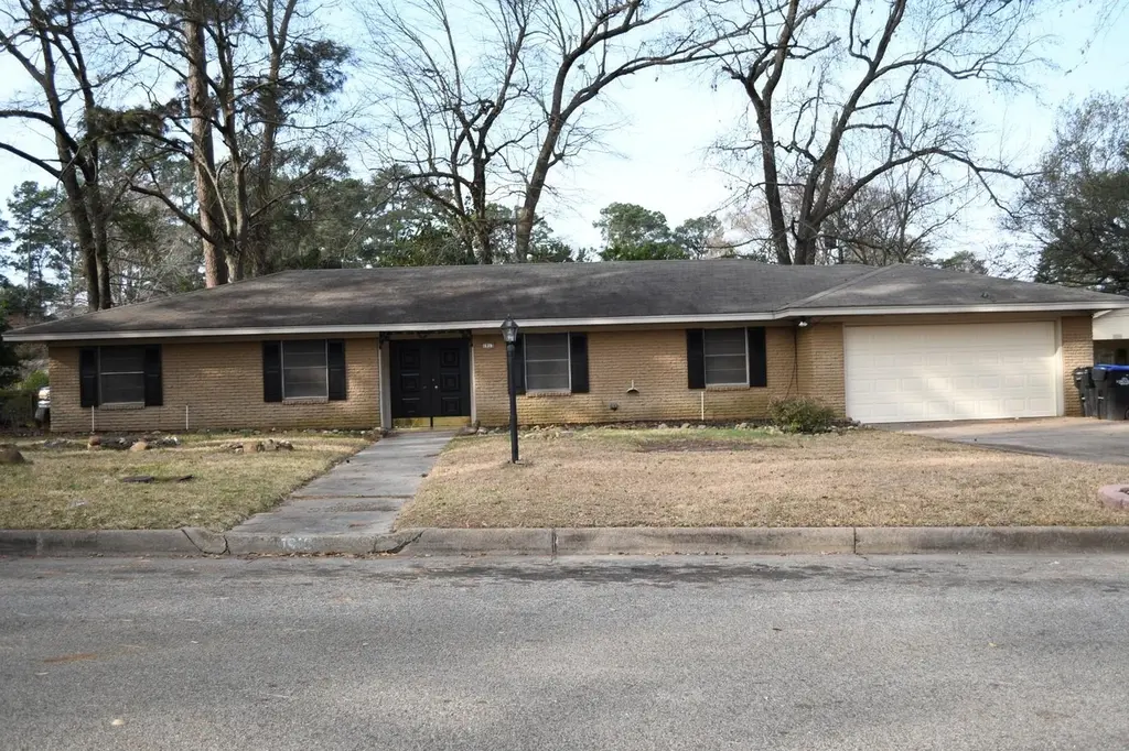 1913 Franklin Dr