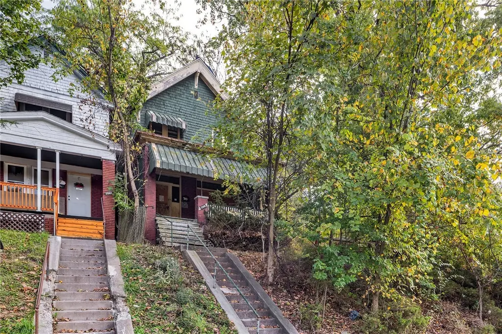 2040 Laketon Rd