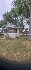 300 W 5th St