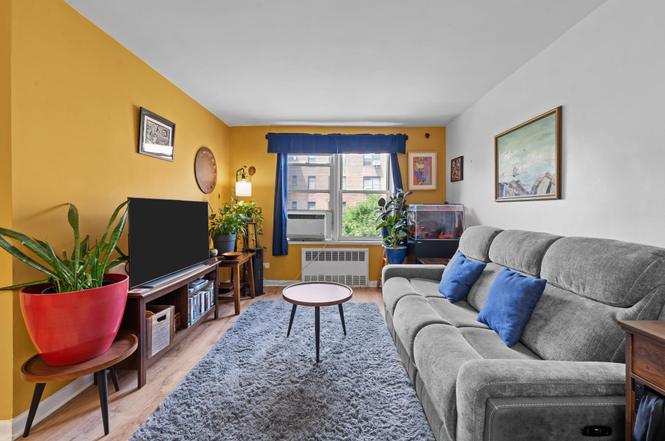 33-05 92nd St Unit 4B