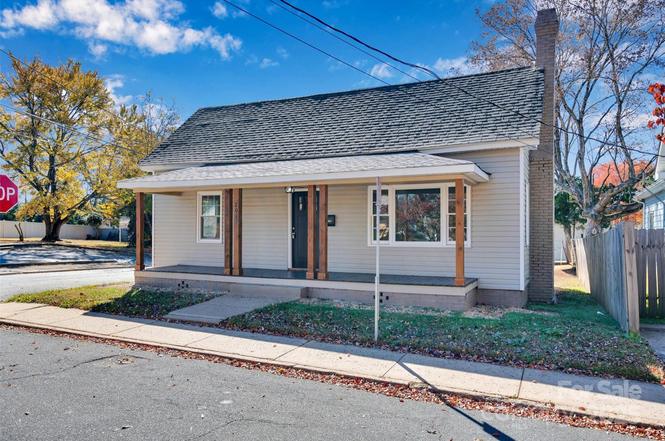 201 W Mccubbins St
