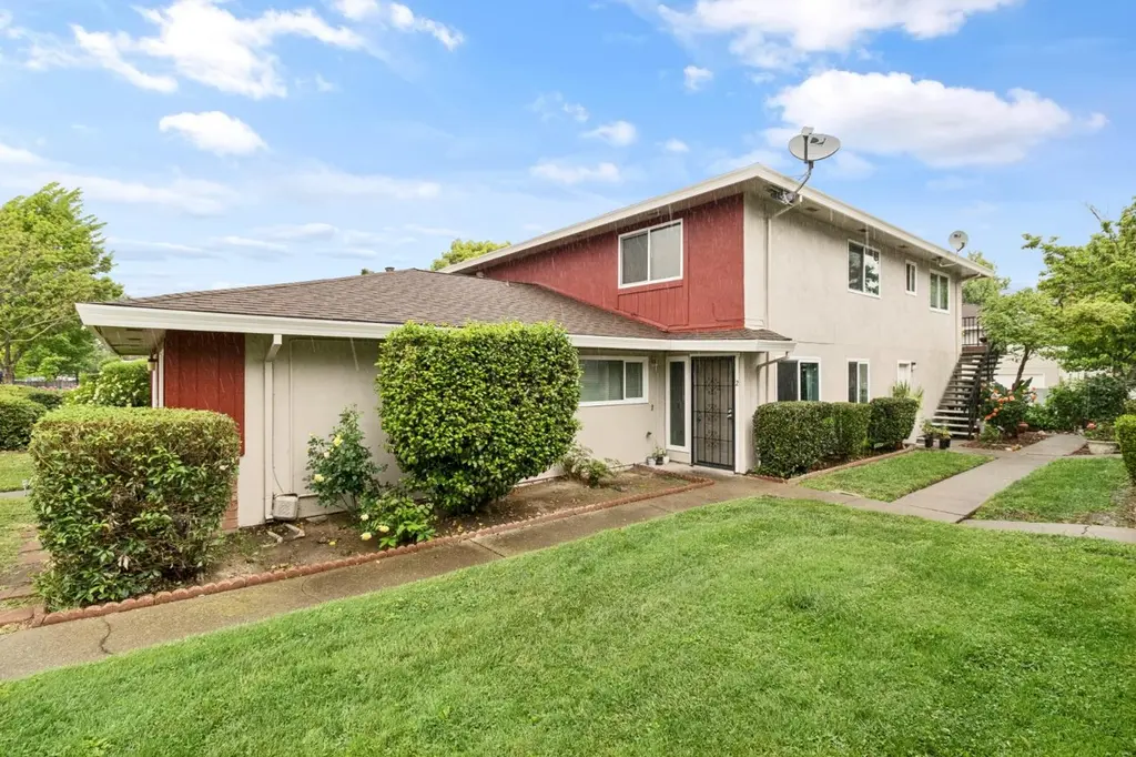 4427 Palm Ave #2