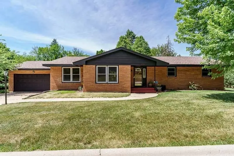 2734 Edgewood Dr