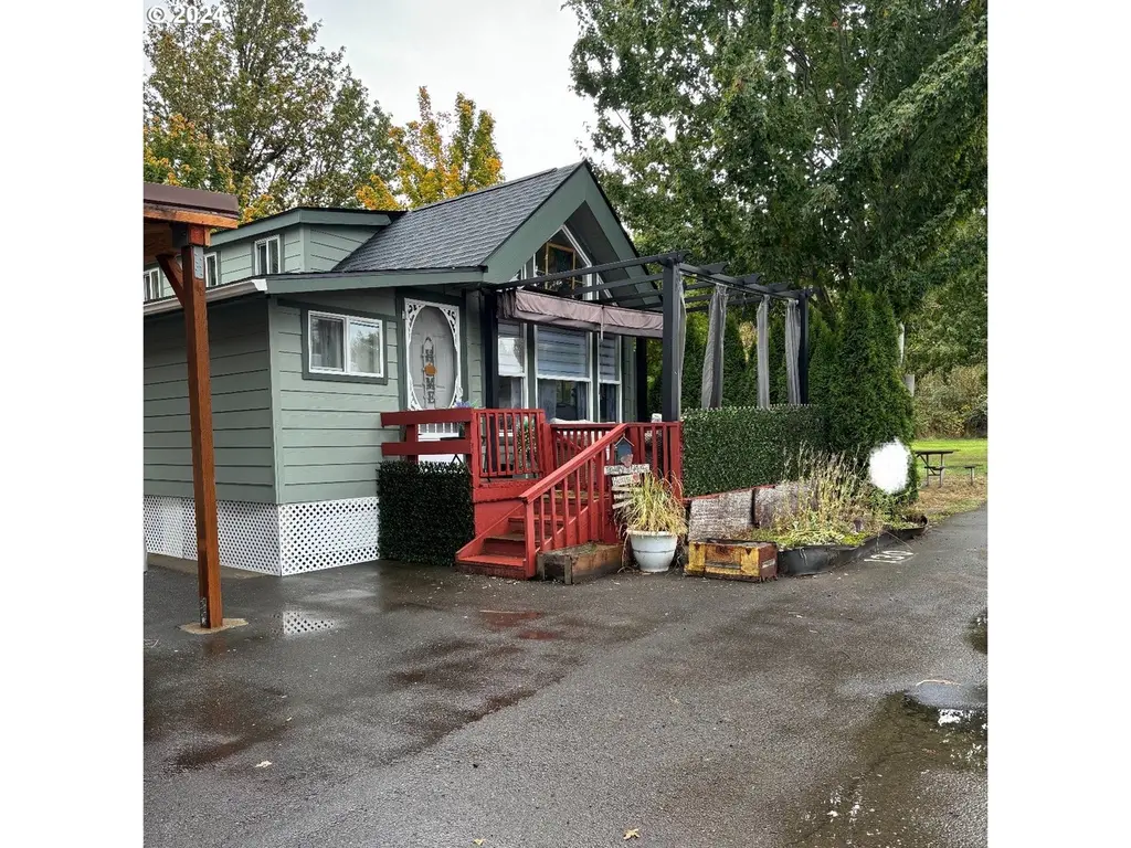 28800 Salmon River Hwy
