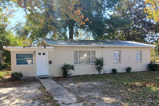 538 SE Dade St