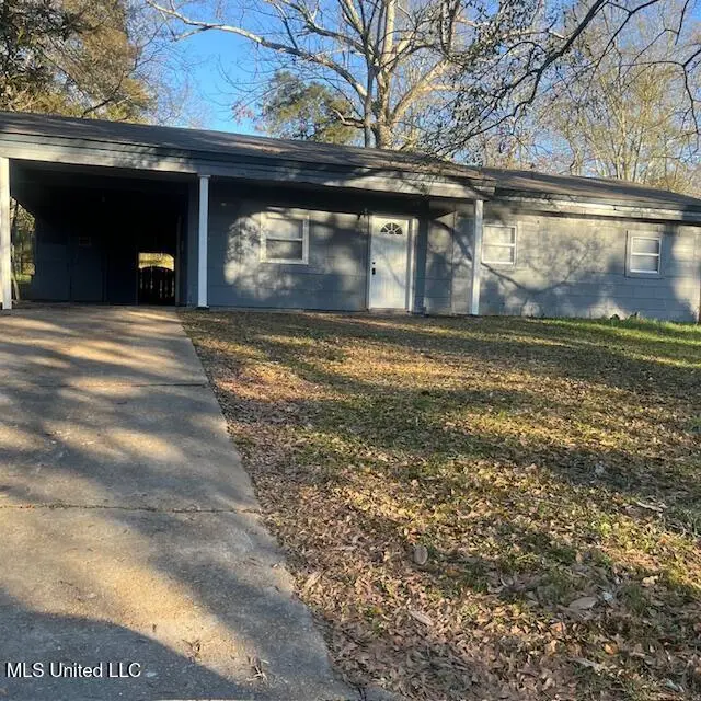 2732 Teresa Dr