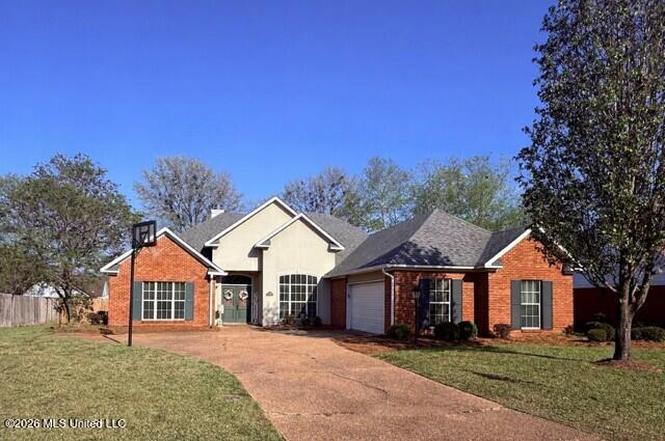 102 Hampshire Dr