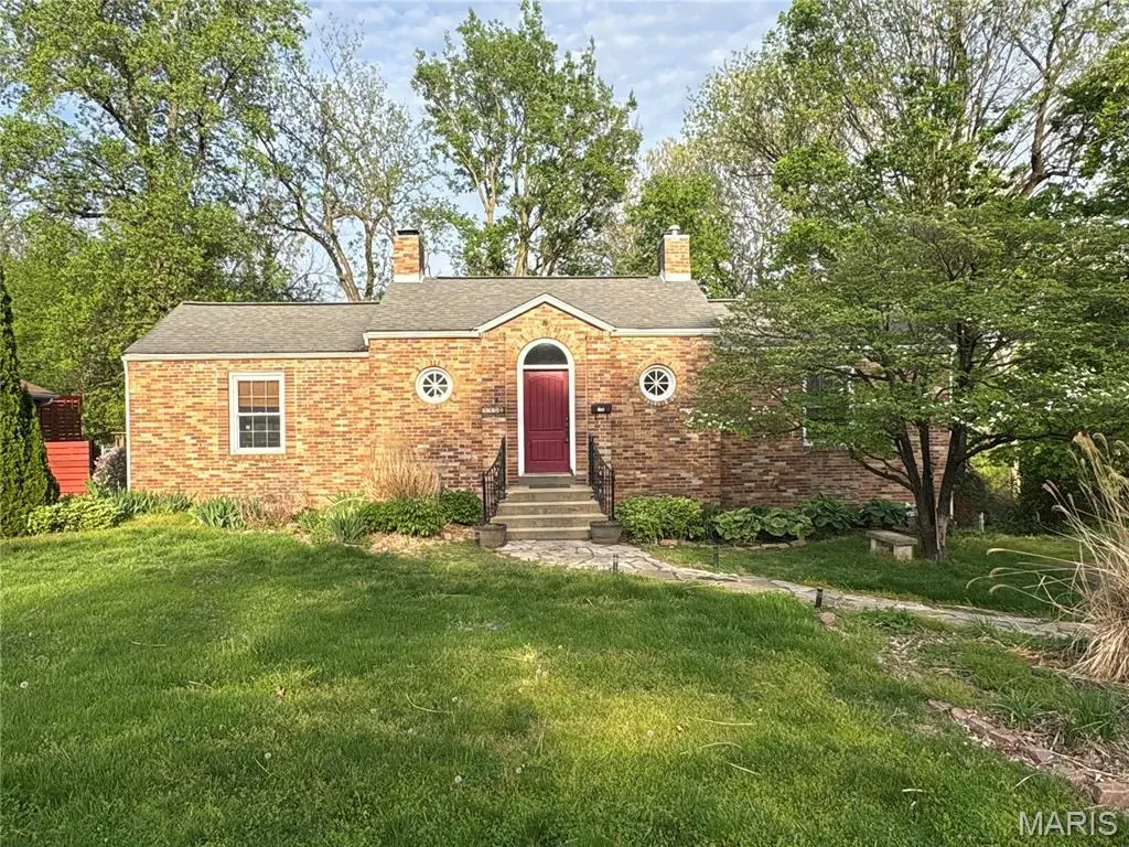 150 Helen Pl