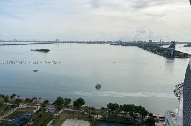 1750 N Bayshore Dr #2905