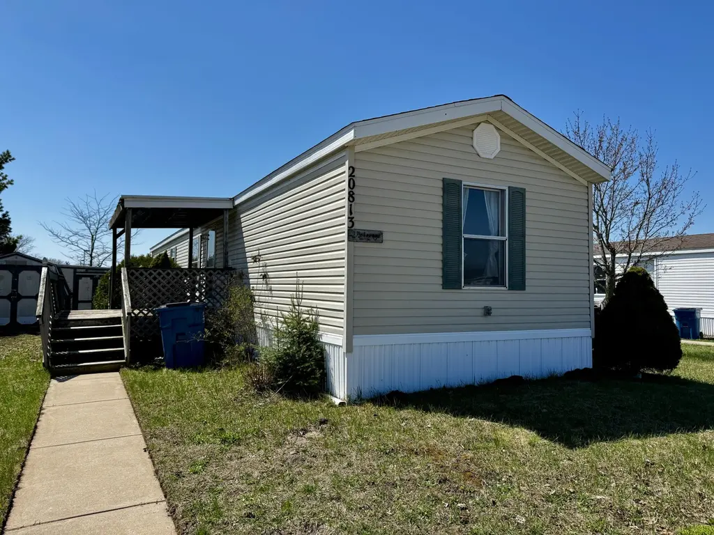 20813 Grandville Rd #214