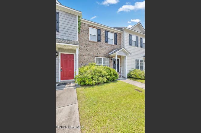 208 Bridgewood Dr