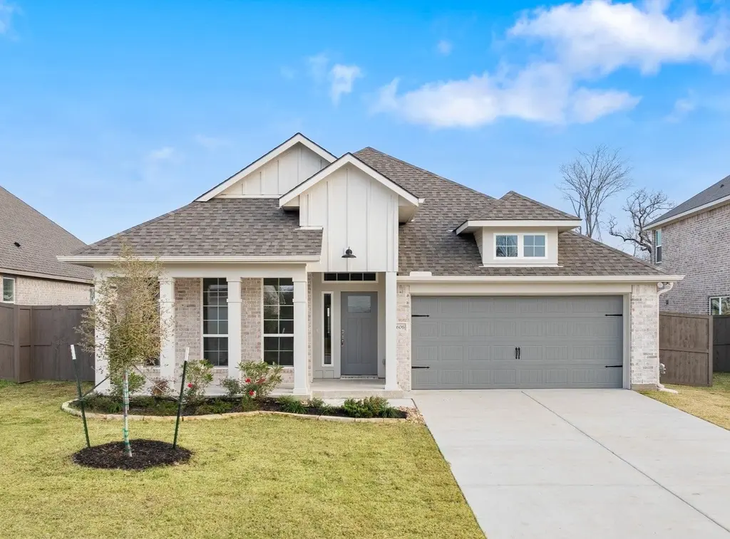 240 Gus Loop