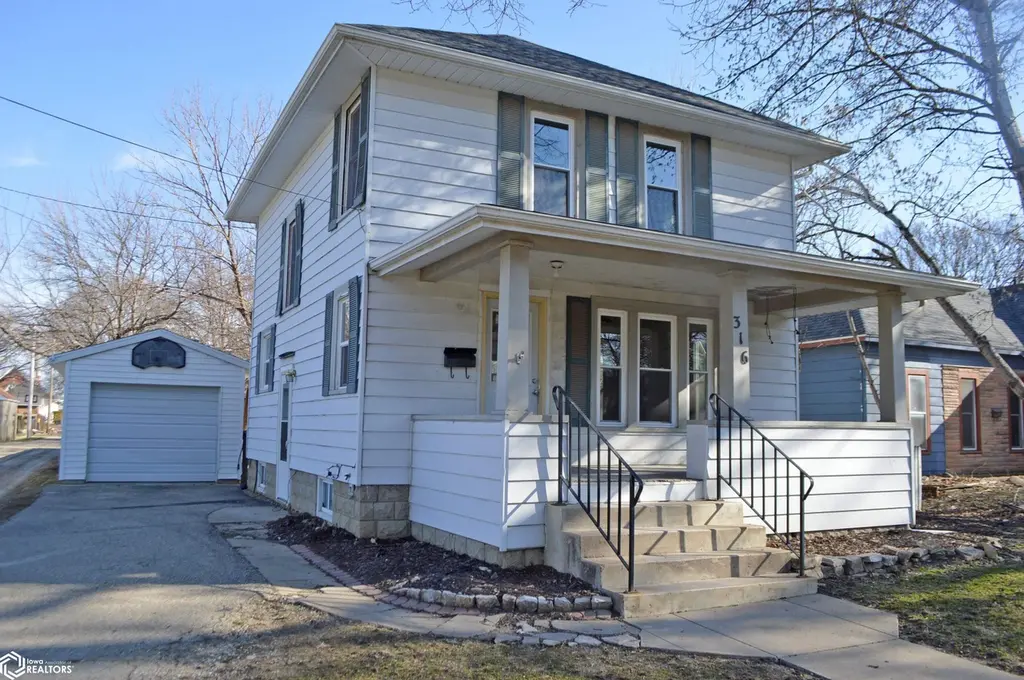 316 7th St SE