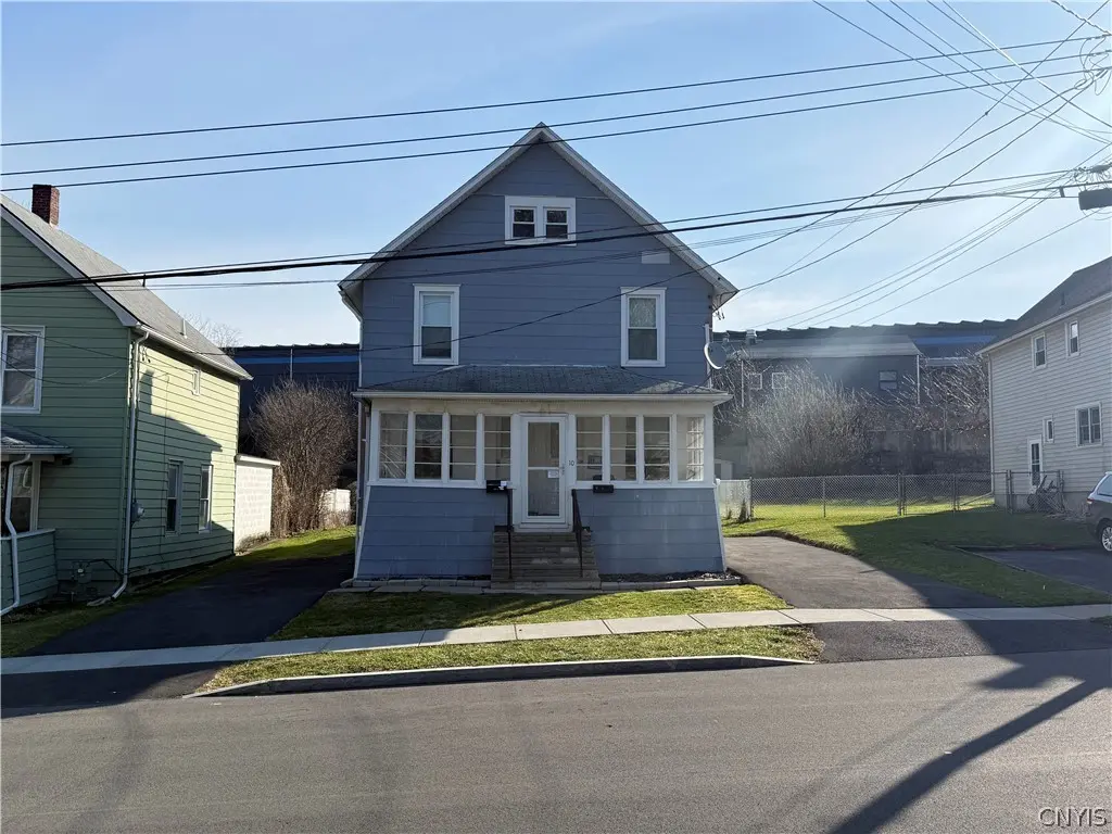 10 Chase St