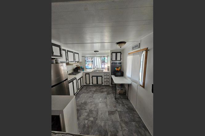 6 Hanford Ave