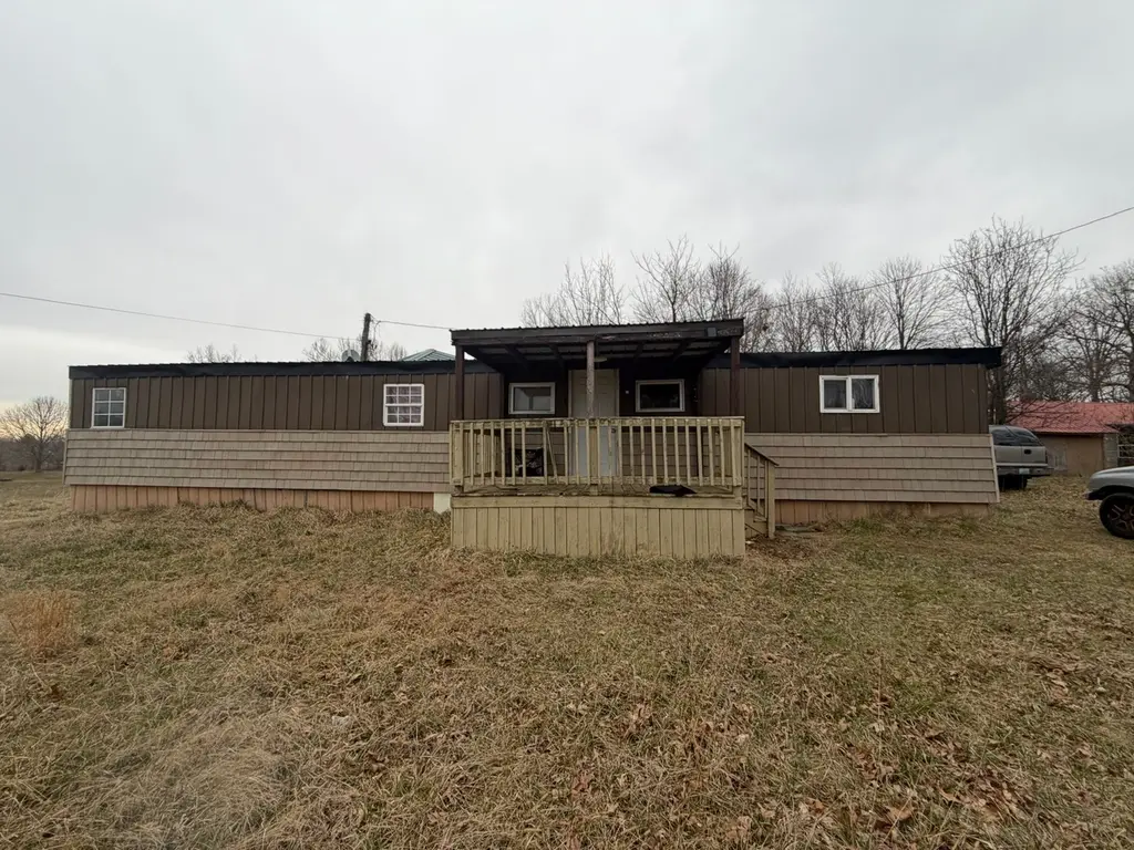 180 Lake Dr
