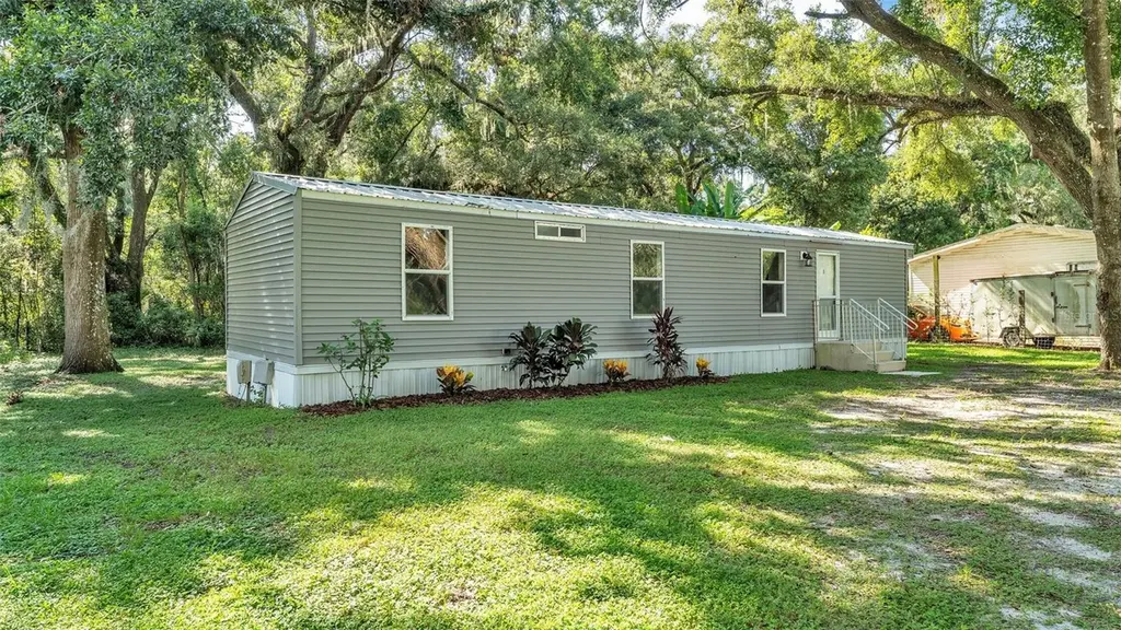 5242 Shadyglen Dr