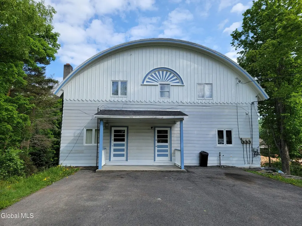 7 Holly Tree Rd