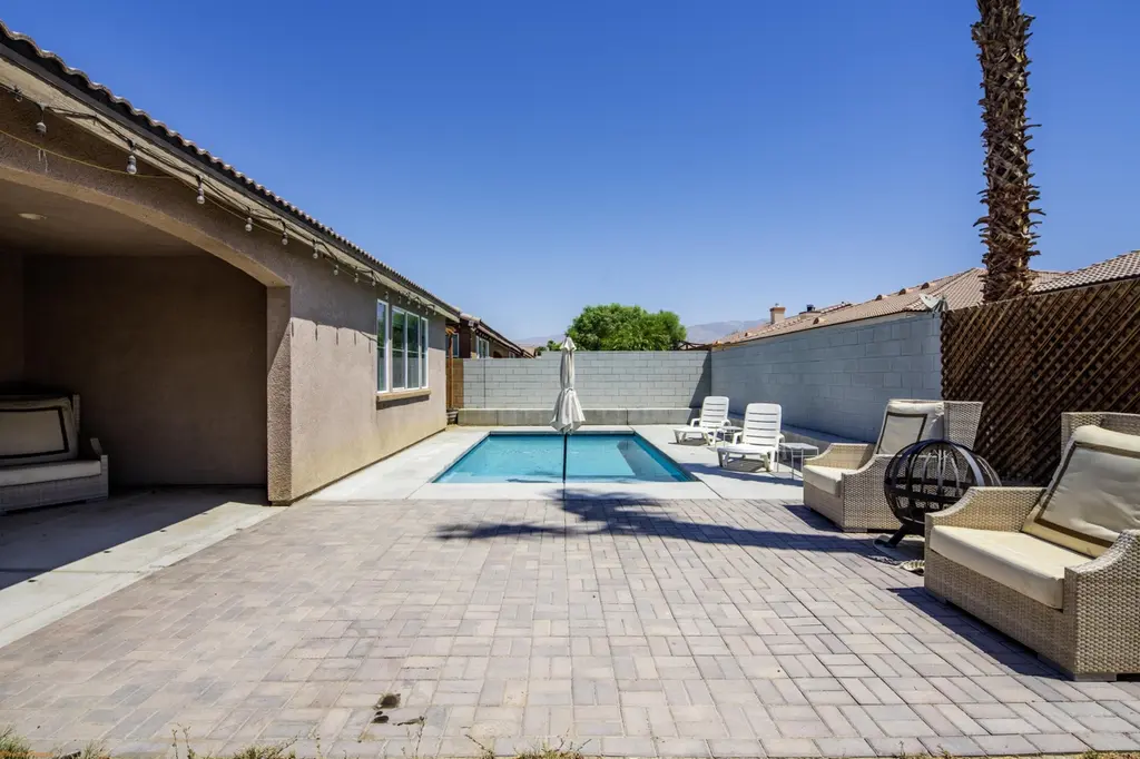 42724 Tango Ct