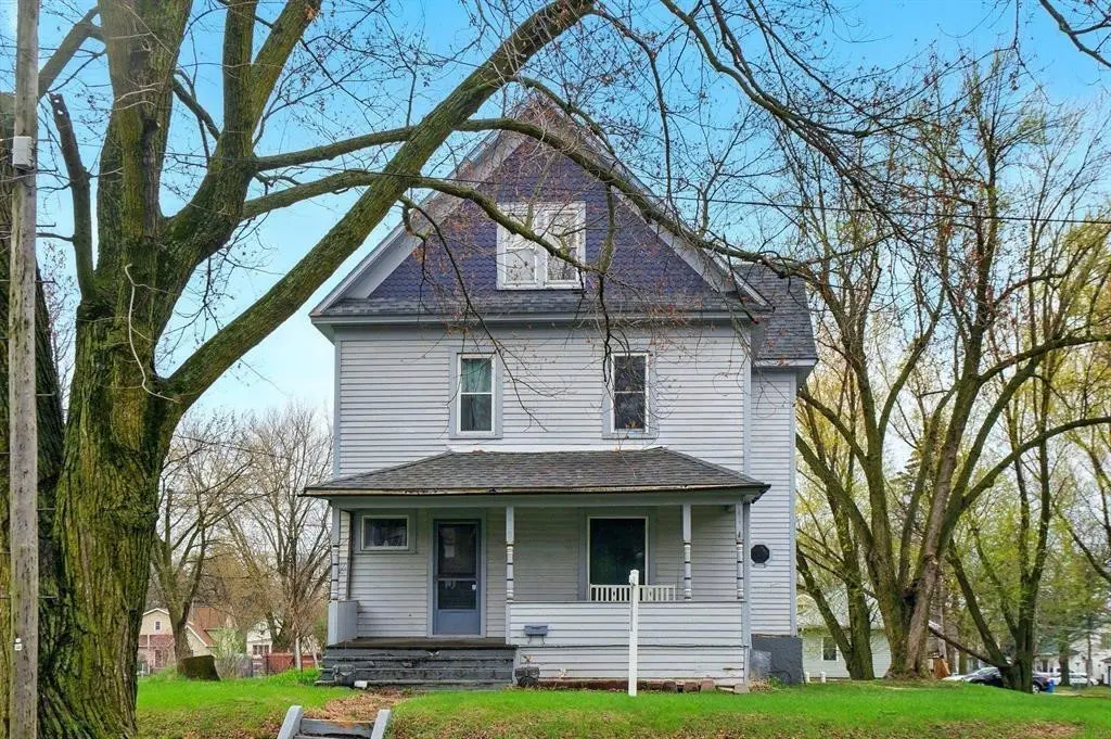 412 W Charles St