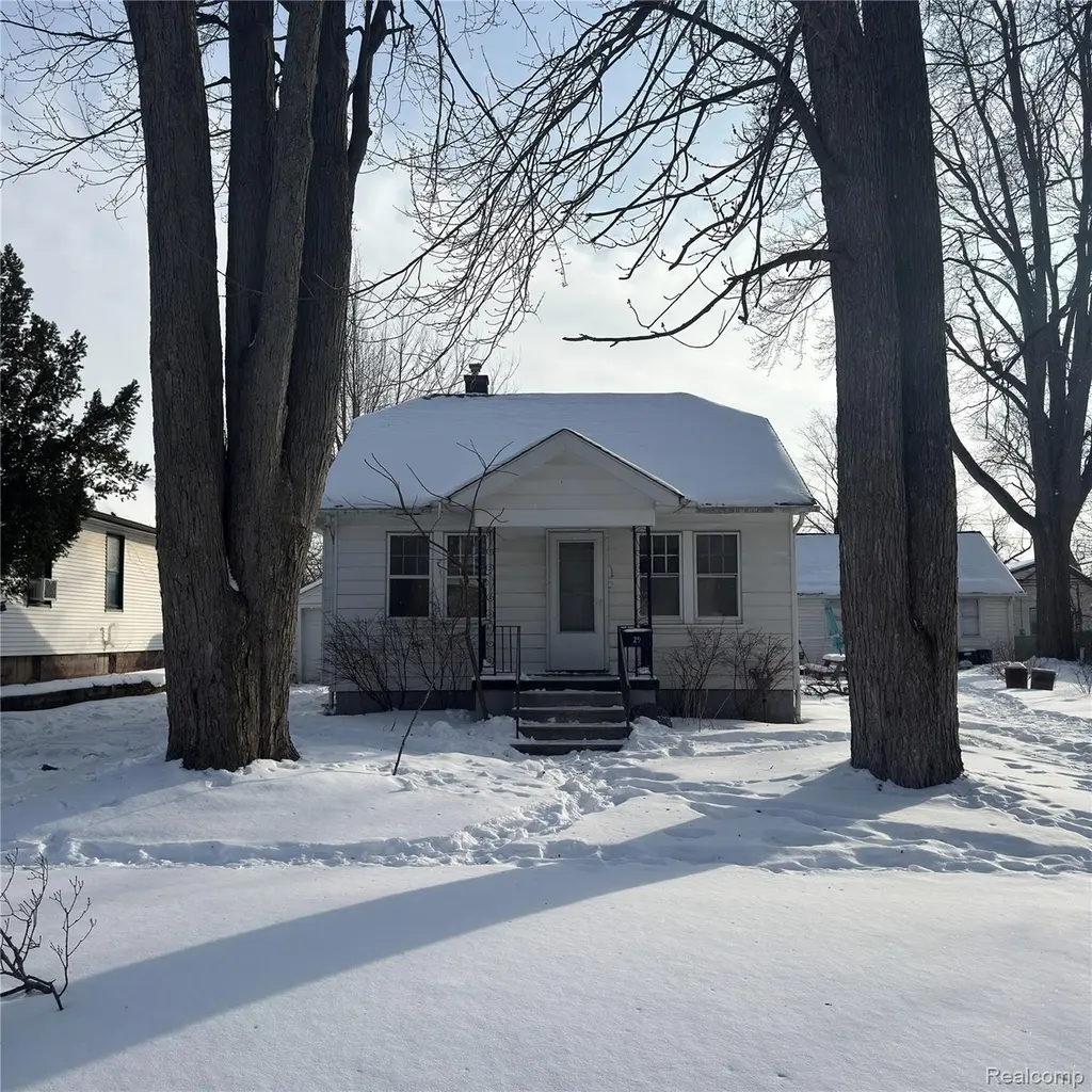 29 W New York Ave