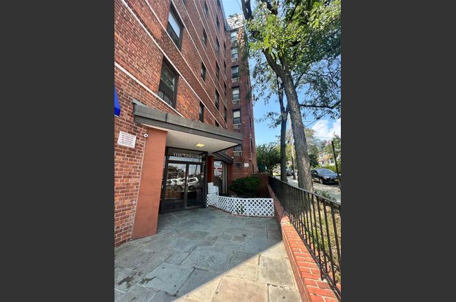 8746 Chelsea St Unit 6E