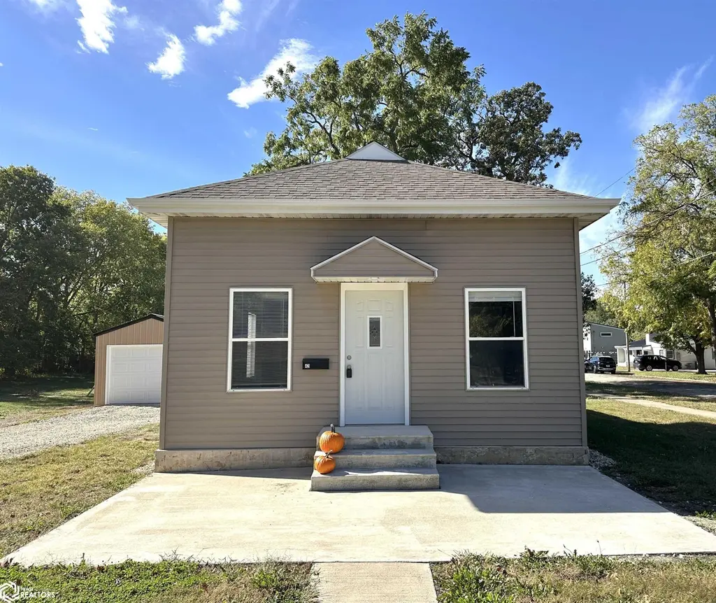 421 Cedar St