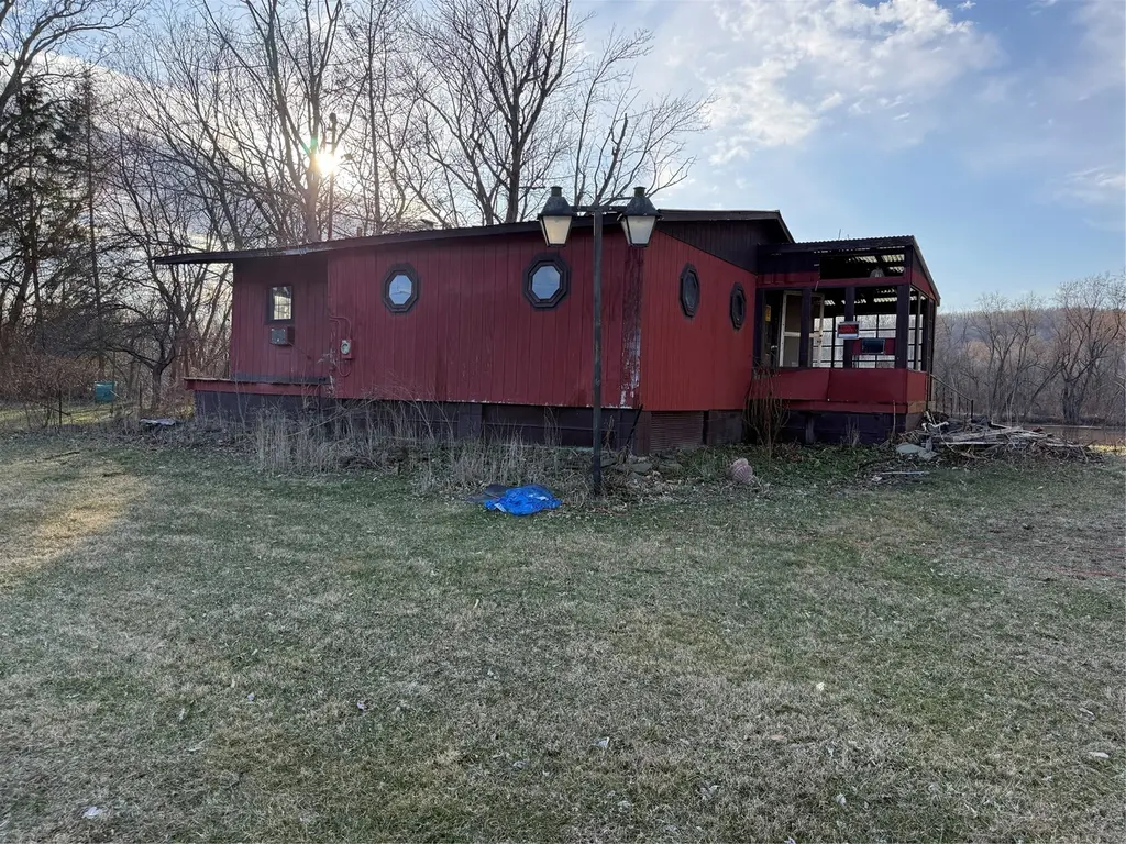 23 Riverbank Rd