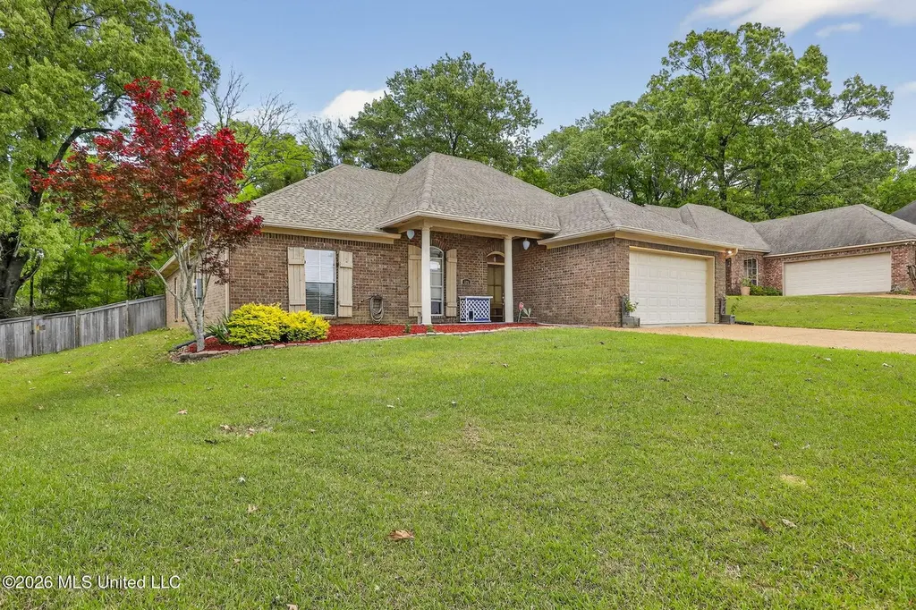 106 Devlin Dr