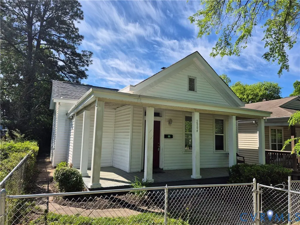 2004 Edwards Ave