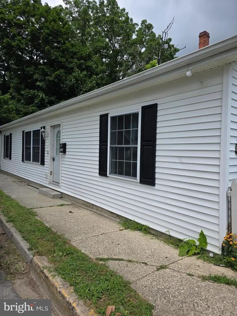305 W Reed St