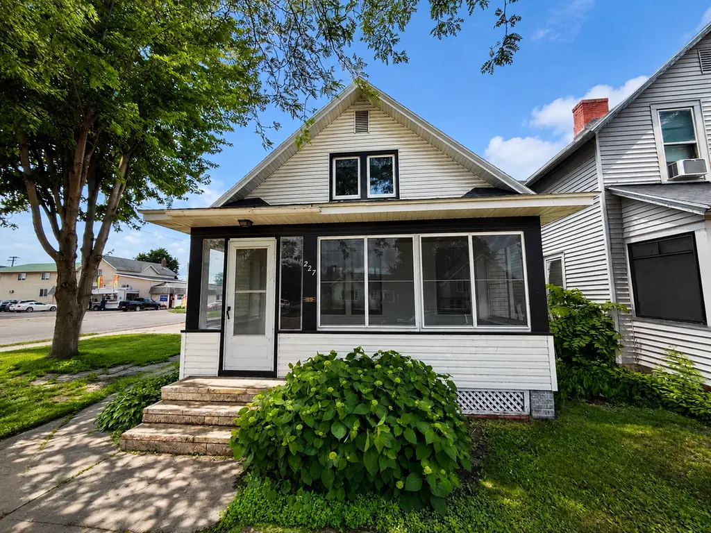 227 Mankato Ave