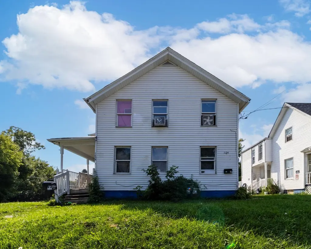 1124 Lasalle St