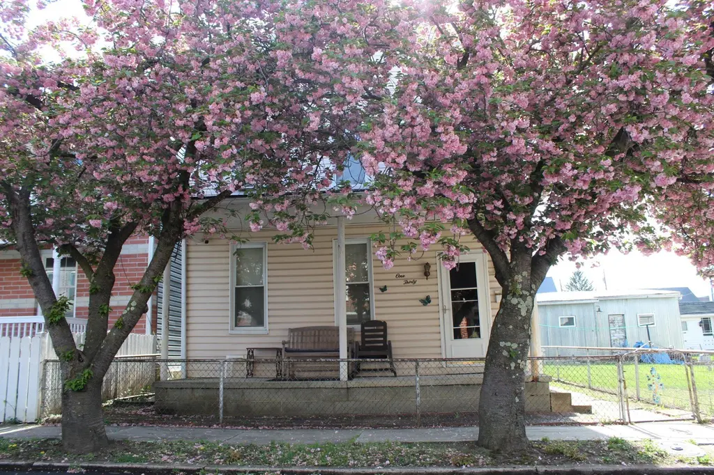 130 Oak St