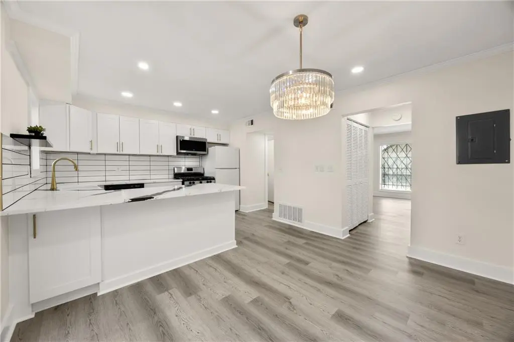 3298 Abbeywood Dr