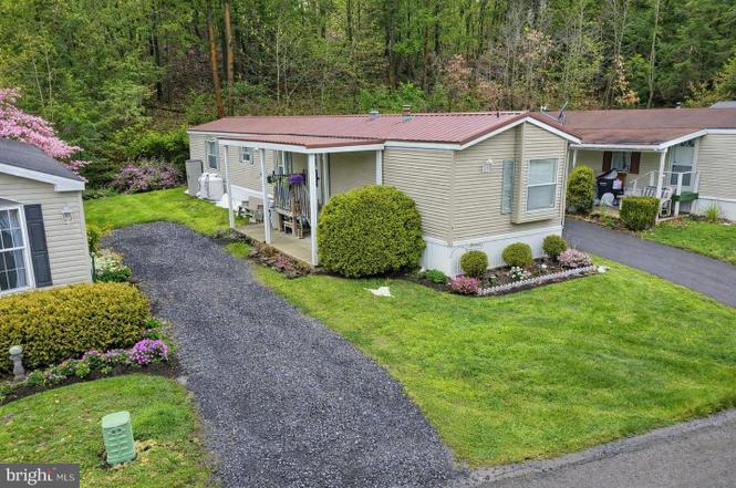 1114 Willow Dr