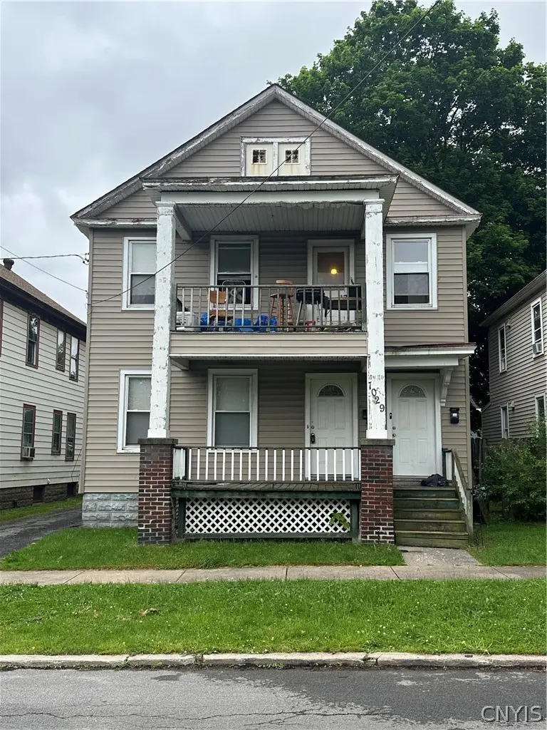 1029 Kellogg Ave