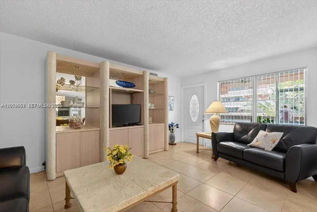 180 NE 12th Ave Unit 15B