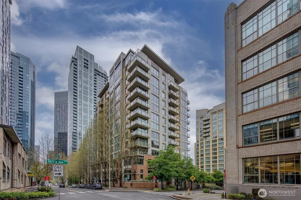 910 Lenora St Unit S1004