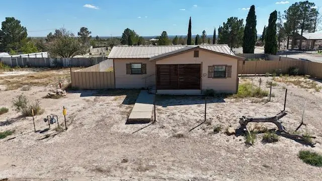 407 W El Paso St