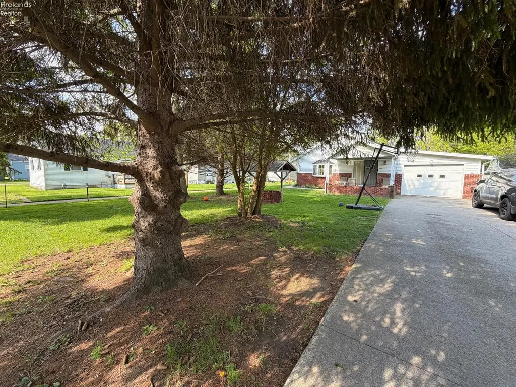 808 Bataan Ln