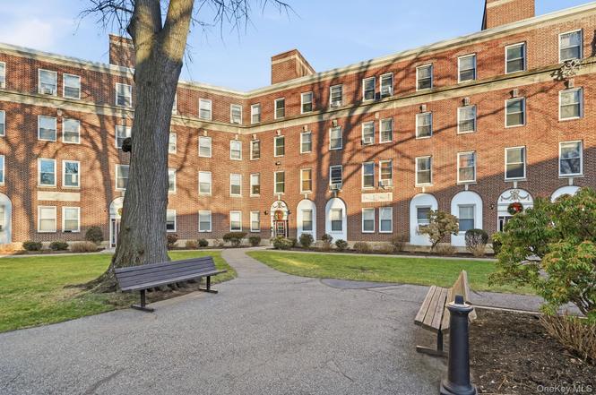 445 Gramatan Ave Unit GD1