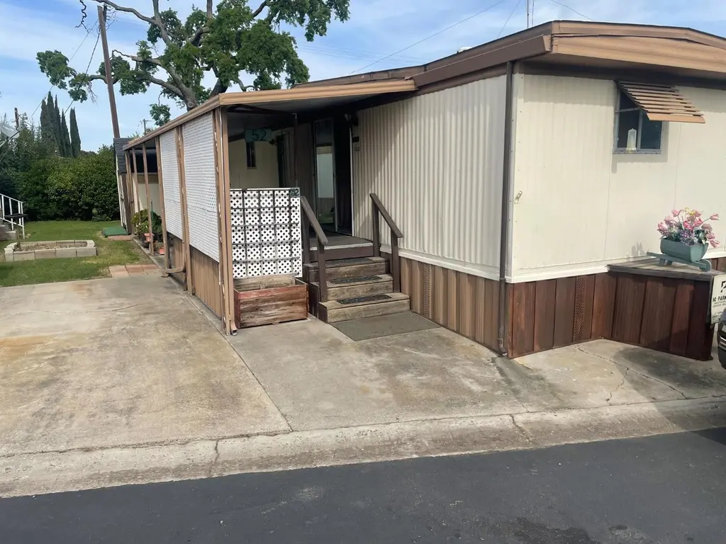 5835 Cherokee Rd #52