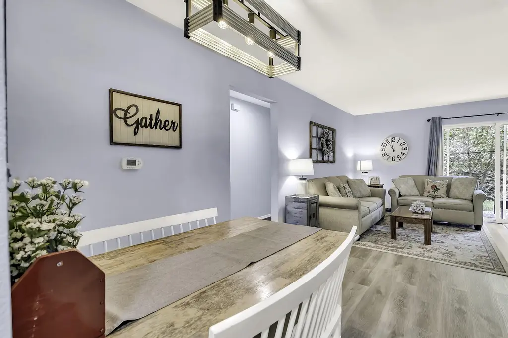 2961 Vineyards Pkwy #1