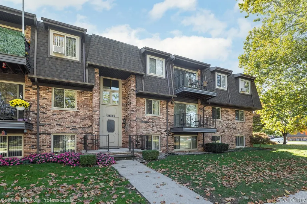 425 Riviera Dr