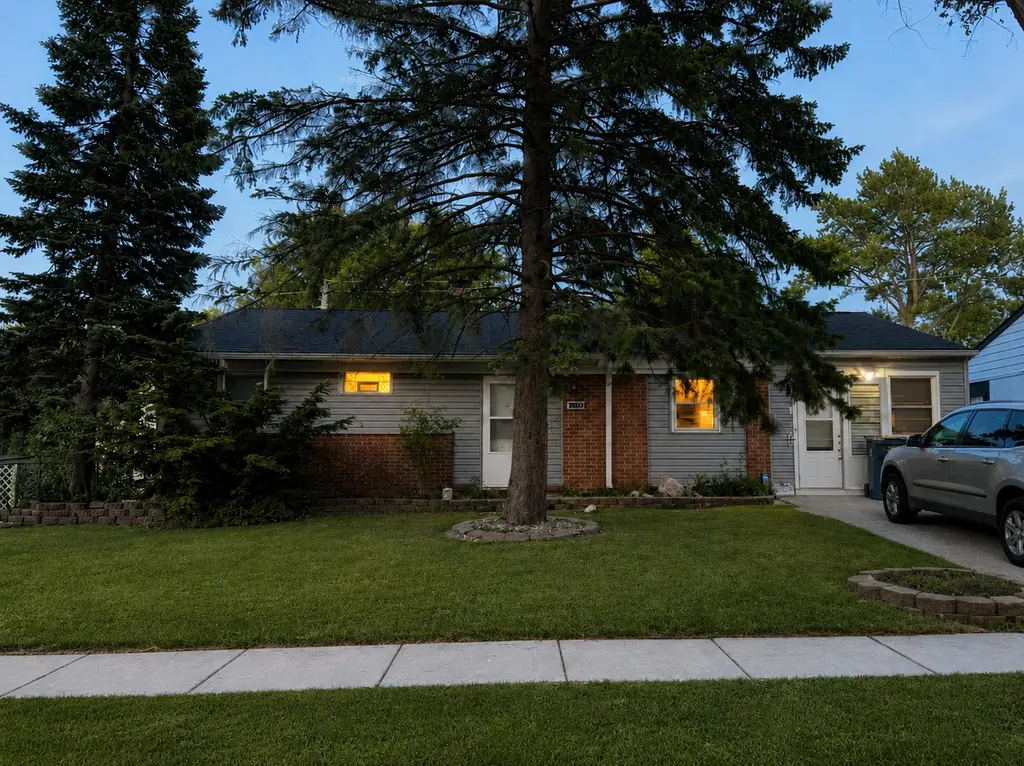 21707 Cynthia Ave