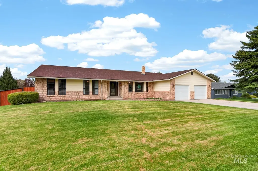 600 Donna Dr