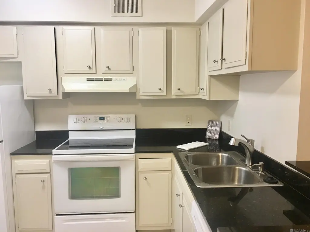 2100 College Dr #97